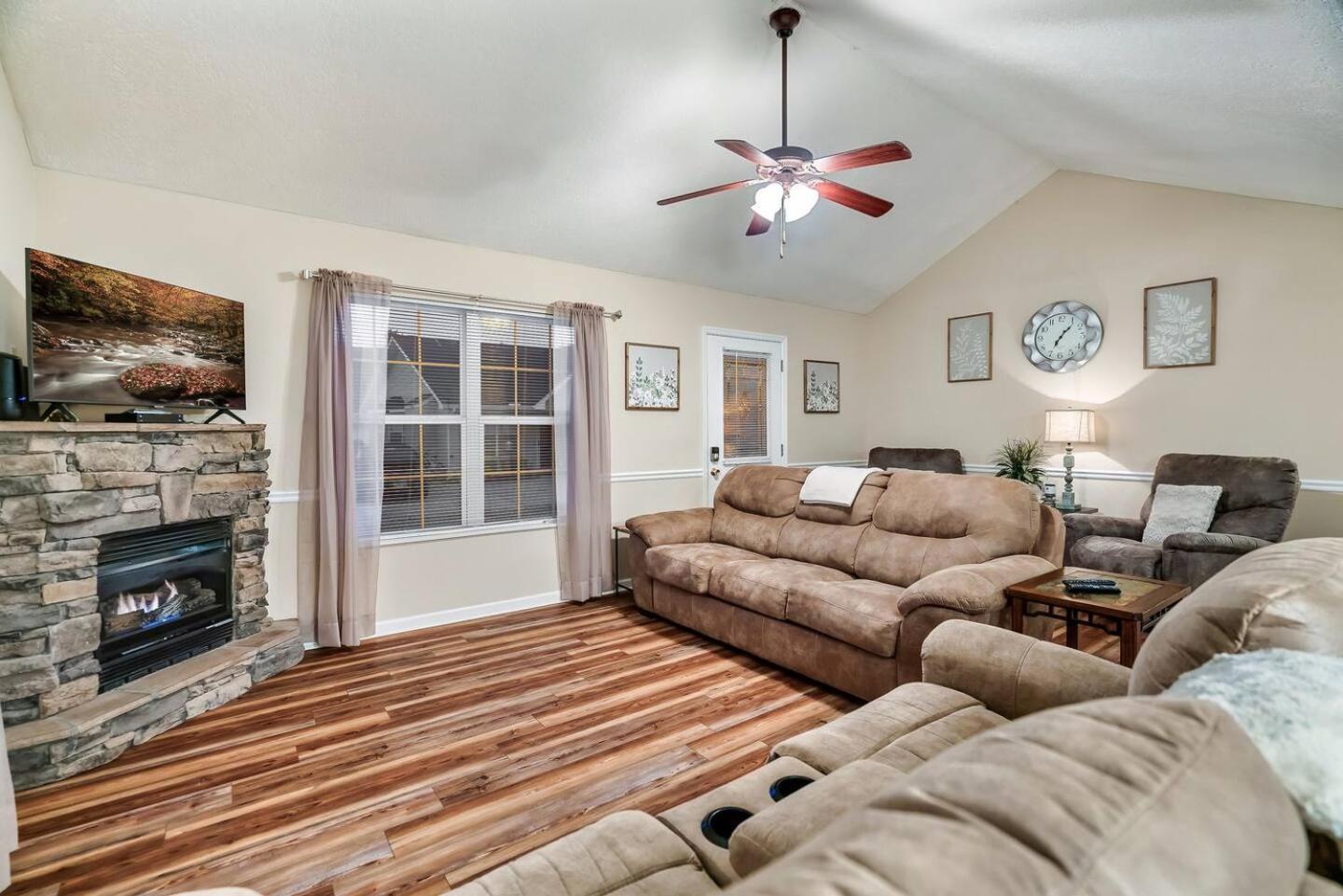 Willa 1 Mile To Pkwy, Pets, Hot Tub, Creekside, Porch Pigeon Forge Zewnętrze zdjęcie