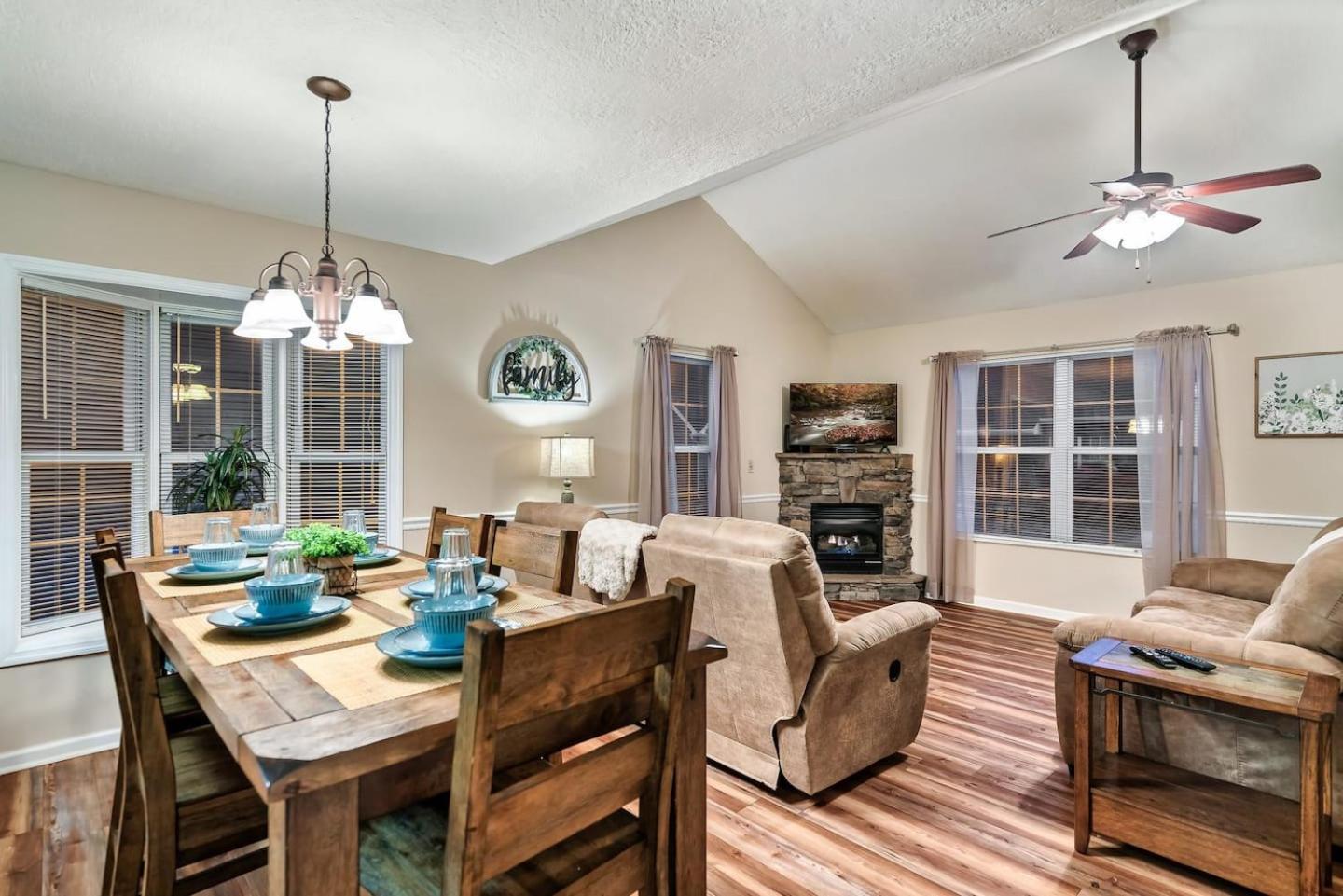 Willa 1 Mile To Pkwy, Pets, Hot Tub, Creekside, Porch Pigeon Forge Zewnętrze zdjęcie